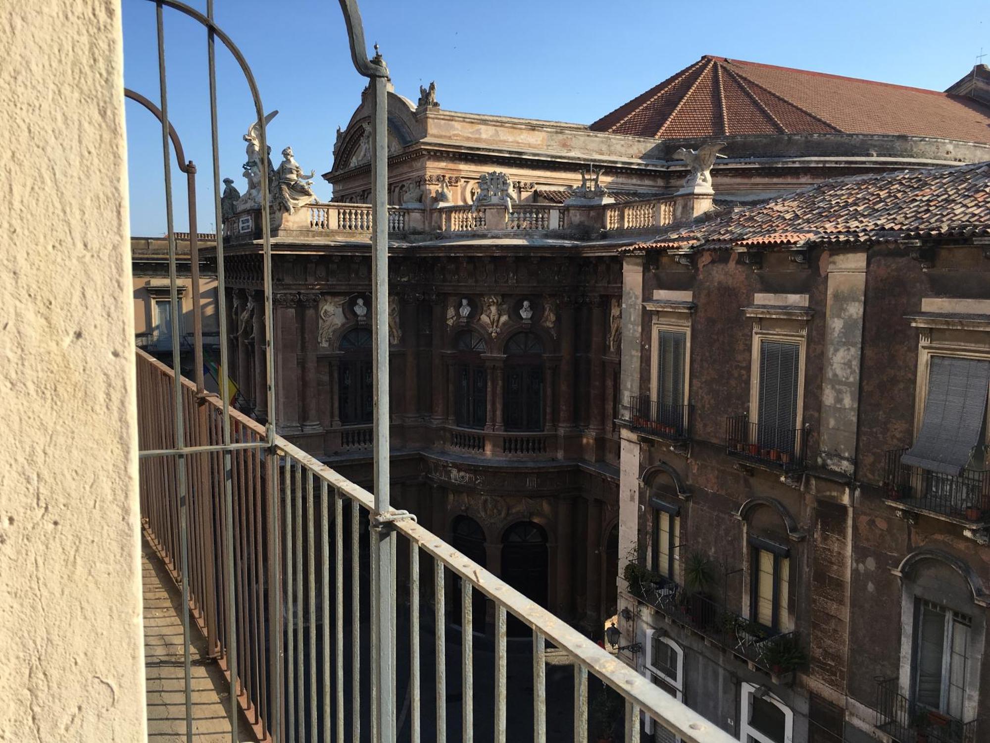 Wonderful Teatro Massimo Bellini Apartment Катания Екстериор снимка